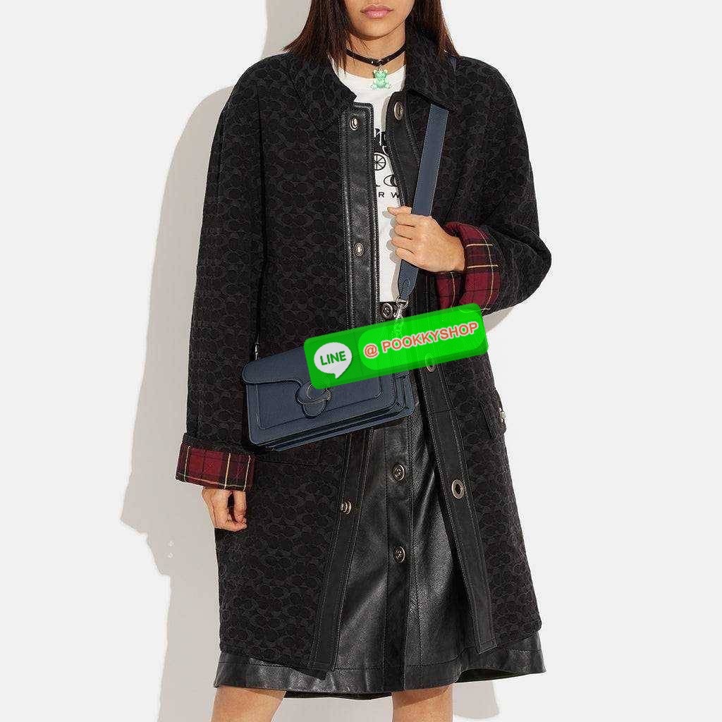 COACH CH735 TABBY SHOULDER BAG 26 🔆 Details ดีไซน์ใหม่ปี 2023 กับกระเป๋าสะพายไหล่สุดฮอต วินเทจย้อนยุค สวยคมชัด คลาสสิคใช้ได้ทุกลุค เปิด-ปิดด้วยแม่เหล็กในตัว รับรองแน่นหนา ด้านหลังมีช่องแยก ภายในเป็นช่องโล่ง ขนาดกำลังสวย มีสายสะพายมาให้ถึง 2 แบบ สา