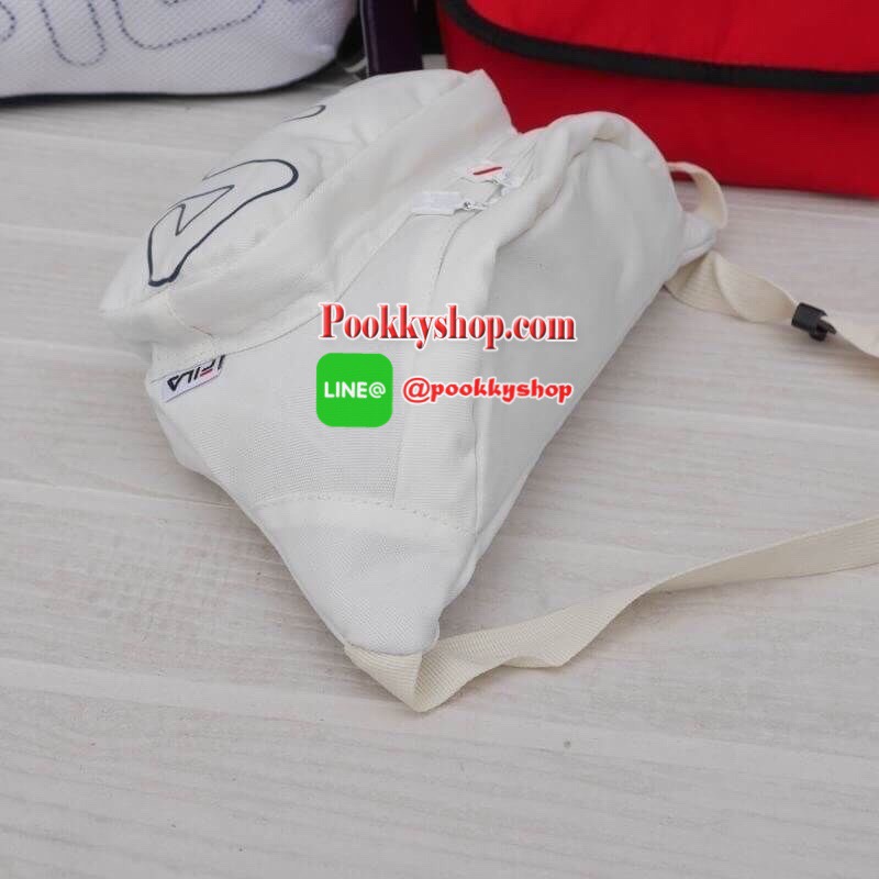 เข้าเพิ่ม ครบสี 5 สีค่ะ fila hip sack bag กระเป๋าคาดเอวและอก แท้ไม่ต้องรอพรีหรือหิ้วจากเกาหลี วัสดุผ้า Canvas หนาสวยนิ่ม หน้ากระเป๋าสกรีน Fila ตัวใหญ่ ดีไซน์กระเป๋าและสีสันที่สวยงามและทันสมัยเหมาะลุคใหม่ หัวซิปปั้ม