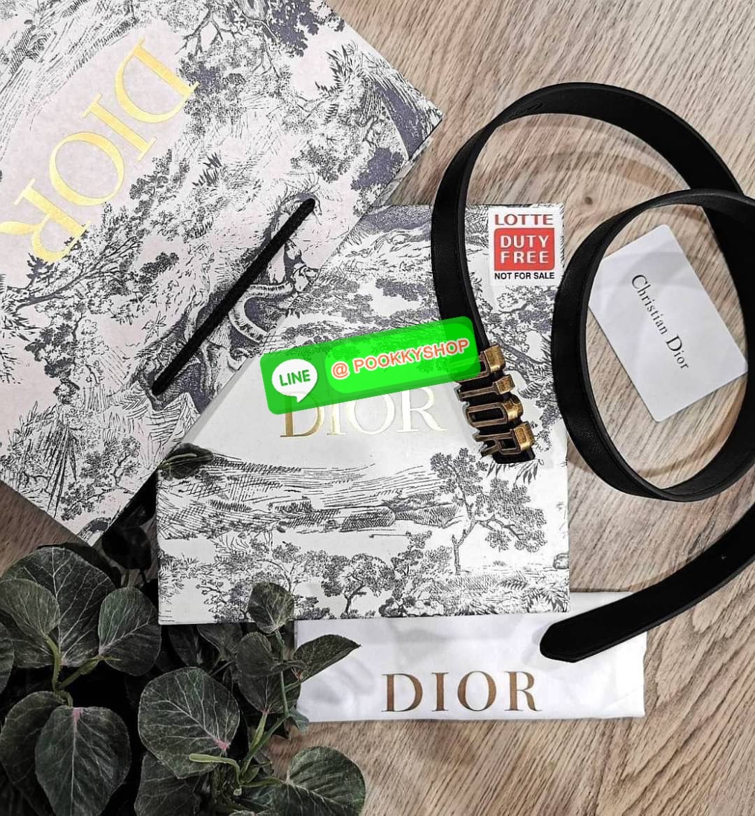 ✨Best Gifts ideas! กลับมาตามคำเรียกร้อง!✨ Dior Belts 3D Logo Gift With Purchase พรีเมี่ยมกิ๊ฟ Limited จาก Christian Dior Perfume Dutyfree Counter ดีไซน์สุดคลาสสิคหัวเข็มขัด Vintage วัสดุ 3D Gold Metal สายหนังแท้สีดำปรับระดับได้ Black & Gold