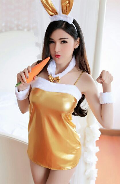 ชุดคอสเพลย์ บันนี่สาว เซ็กซี่ กระต่ายสาวแสนซน สีทอง แต่งขอบชุดด้วย ขนฟูสีขาว พร้อมที่คาดผมหูกระต่าย ปลอกคอ และปลอกแขน 2ข้าง +G string เข้าชุดเลยคะ ทั้งหมด 6 ชิ้น สุดคุ้ม จริงๆ สำเนา