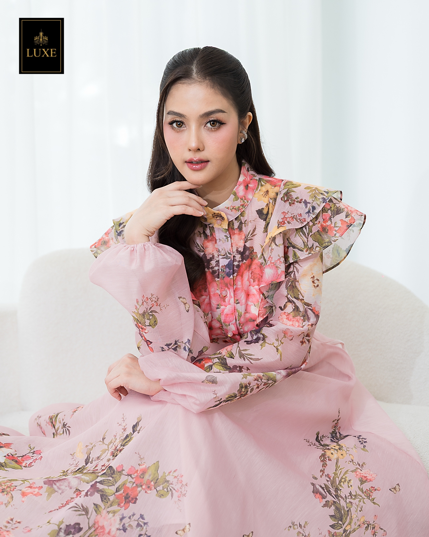 ชุดเซทแฟชั่น เซ็ตเสื้อคอกลมแขนยาว+กระโปรงยาว แต่งระบายตัวเสื้อหน้าและหลัง