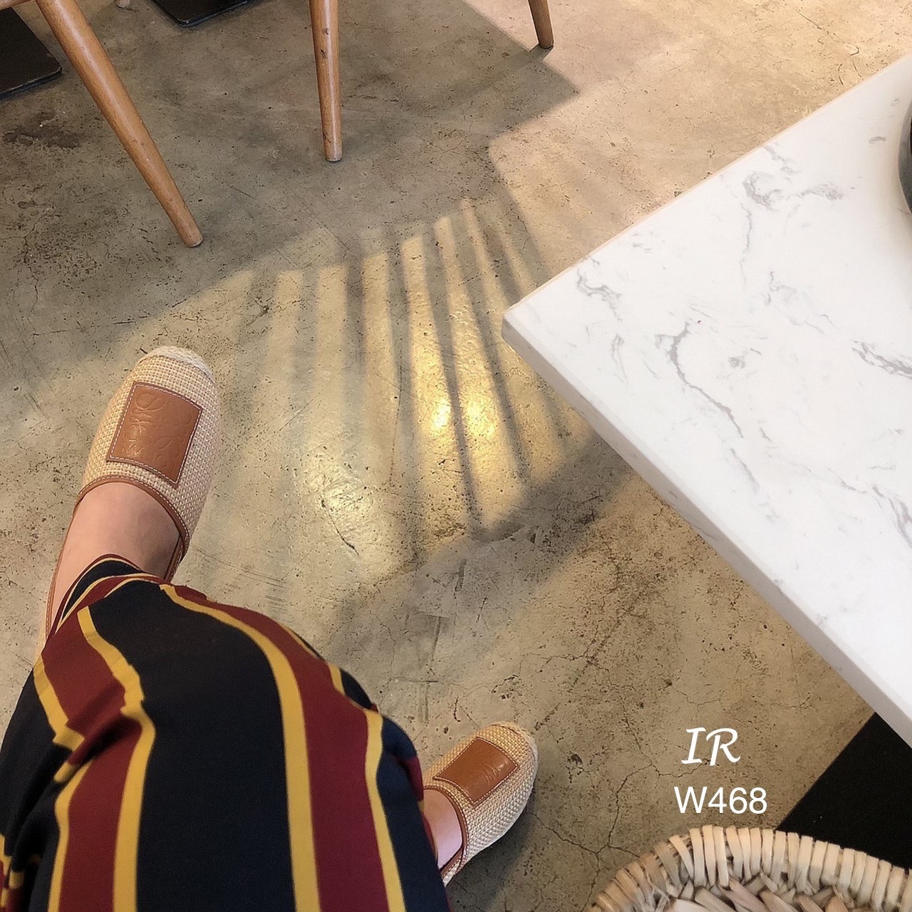 รีพีทแบบขายดี!!! พร้อมส่ง ปีนี้ ใครไม่รู้จัก Loewe คือพลาดมาก แบรนด์ดังจากเยอรมัน สวยมาก แกรนมาก น่ารักมาก ตอนนี้ งานสาน กระสอบคือปังมากคะ ปีนี้