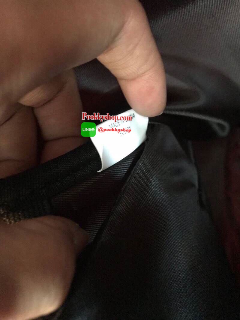 ❤️ 6500 เยน ❤️ งาน3ป้าย/มีไอจีและเฟส ❤️ ภายในมีวดป(code) ANELLO REPELLENCY WATERPROOF SERIES รุ่นชนช้อป!!! กระเป๋าเป้สะพาย ขนาด Classic วัสดุNylon หนา ตัวซิปทุกจุดปิดด้วยpvc กันน้ำซึมผ่าน ภายในมีช่องใส่แล้ปท้อป ด้านหลังบุหนา มีตัวล้อค