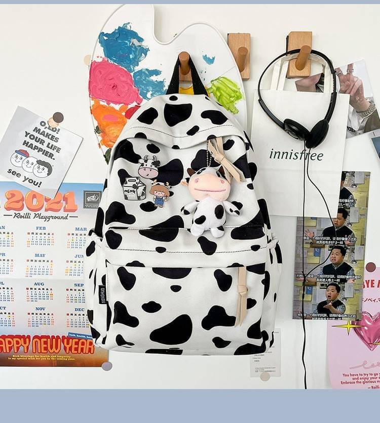 รุ่นใหม่ พร้อมส่ง!!!!!!! Angus backpack ต้อนรับปีวัวกับเป้น้องวัวแองกัส รุ่นนี้แถมฟรี! เข็มกลัด3ชิ้นตามภาพ และพวงกุญแจตุ๊กตาวัวทุกใบ
