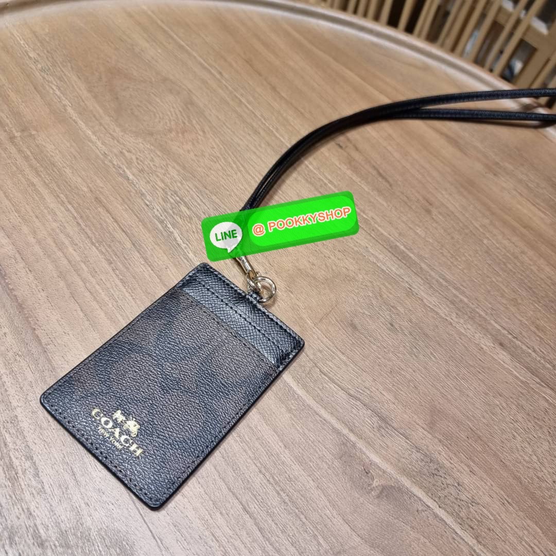 กระเป๋าใส่บัตรคล้องคอ Coach card holder ราคาพิเศษสุดๆ!!! ของหายาก!! ง่ายๆแบบไม่ธรรมดา!! คลาสสิคแต่มีดีเทลโดดเด่น!! กระเป๋าถนอมบัตร พร้อมสายคล้องคอ ดีไซน์ลวดลายสวย ดูดีทุกแบบ ใช้งานง่าย พกพาสะดวก จะใส่บัตรพนักงาน บัตรเครดิต บัตรปชช. ใบขับขี่ และบัตรอื่นๆที
