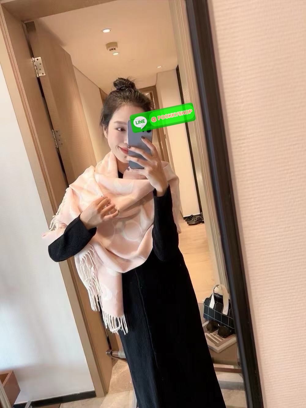 ðCoach Signature Silk and Wool Wrap Scarf ð 70% Wool and 30% Silk āļāđāļēāļāļąāļāļāļ Coach āļāļ·āļāđāļŦāļāđ āļāļāļŠāļąāļāļ§āđāļāļŠāļĄāđāļŦāļĄ āđāļāļ·āđāļāļāļļāđāļĄ āļĨāļēāļĒ Signature Coach Signature Silk and Wool Wrap Scarf Oatmeal