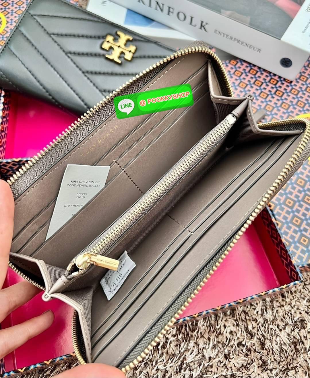 TORY BURCH KIRA CHEVRON ZIP CONTINENTAL WALLET 🌟พร้อมส่ง รุ่นที่สาวๆต้องมีติดมือสักใบค่ะ ✔️กระเป๋าสตางค์ใบยาว หนังแกะนิ่มมือ ยืดหยุ่นดีมากๆค่ะ ✔️อะไหล่ทองสีสวยมากๆ ภายในมีช่องใส่ธนบัตร2ช่องกว้าง มีช่องเสียบบัตรได้ถึง8ช่อง พร้อมช่องซิ
