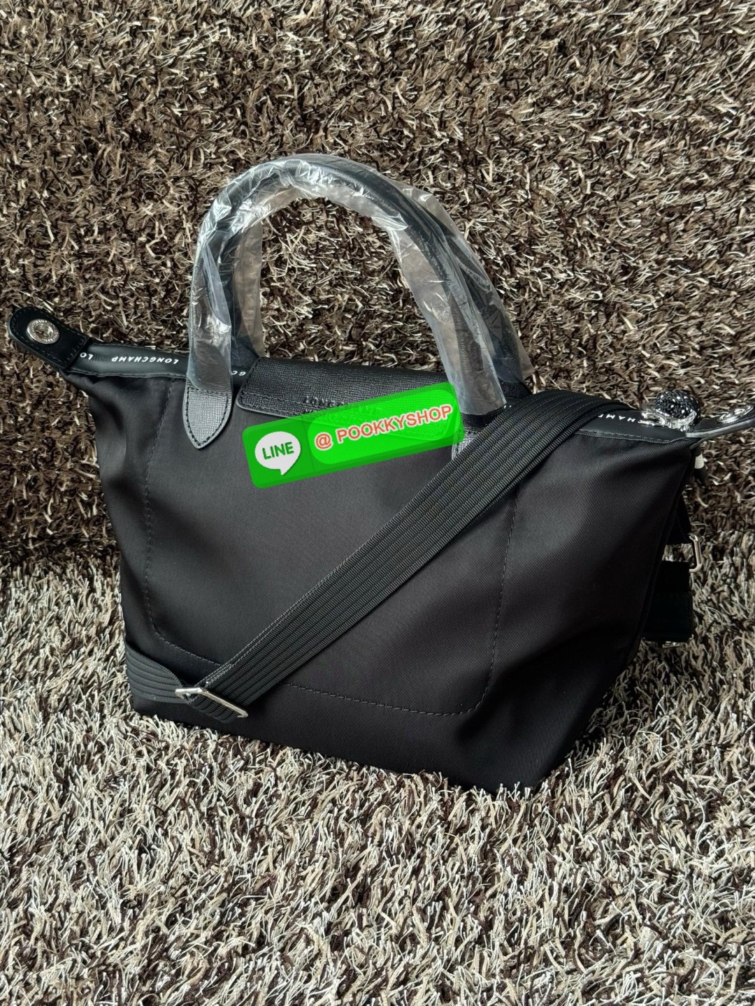 Longchamp LE PLIAGE ENERGY S HANDBAG LE PLIAGE รีไซเคิล ECONYLสไตล์สปอร์ต ทันสมัย และใช้งานได้จริง น้ําหนักเบา กระเป๋าใบนี้เป็นเครื่องประดับที่มีเสน่ห์ในอุดมคติที่จะติดตามคุณในทุกกิจกรรมยามเย็นของคุณ มาพร้อมกับสายสะพายไหล่ปรับได้ สามารถพกพาได้ ทั้งแบบถือแ