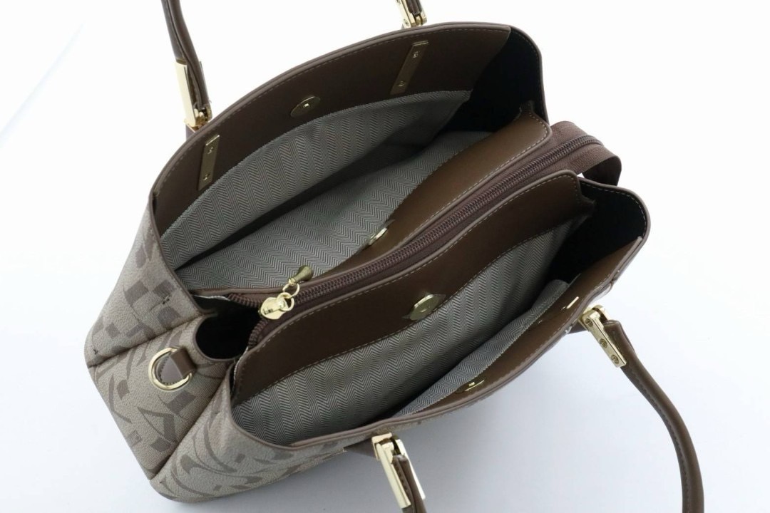 กระเป๋าถือ กระเป๋าสะพาย 💥 สินค้าพร้อมส่ง ✅วัสดุทำจากแคนวาส เนื้อพิเศษ ✅งานเกรดพรีเมี่ยม ✅มีหลายช่องการใช้งาน