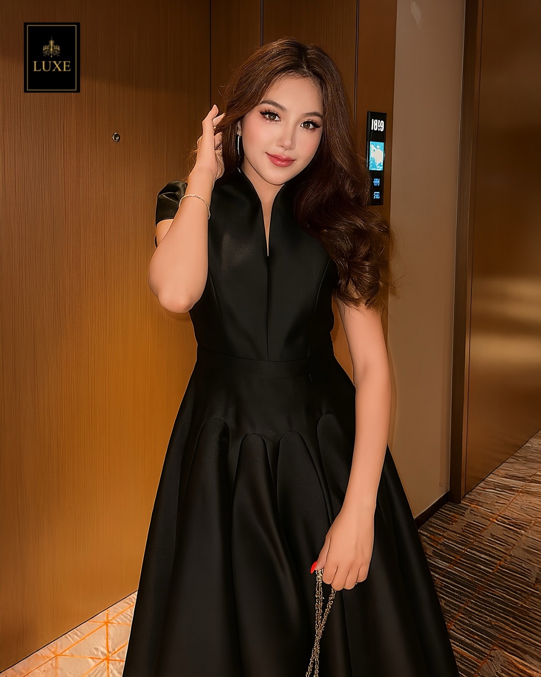 เดรสแฟชั่น เดรสเสื้อคอตั้ง แขนสั้น กระโปรงบาน