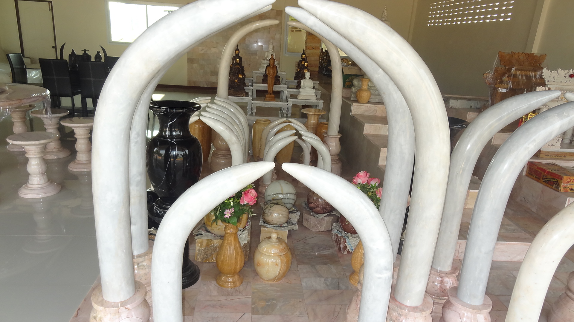 งาช้างคู่ หินอ่อน ขนาดสูง 180 ซ.ม.