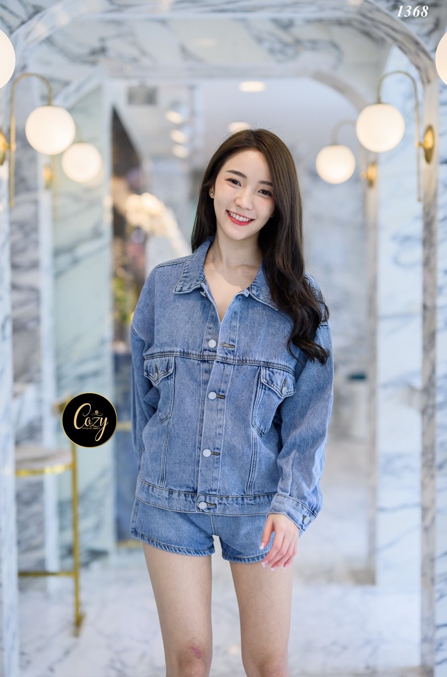 เสื้อแฟชั่น เสื้อยีนส์ฟอกผ้านิ่มแขนยาวติดกระดุมเงินปั๊มสีเงินปลายแขน อกผ่าหน้าติดกระดุมปั๊มเงิน 5 เม็ด