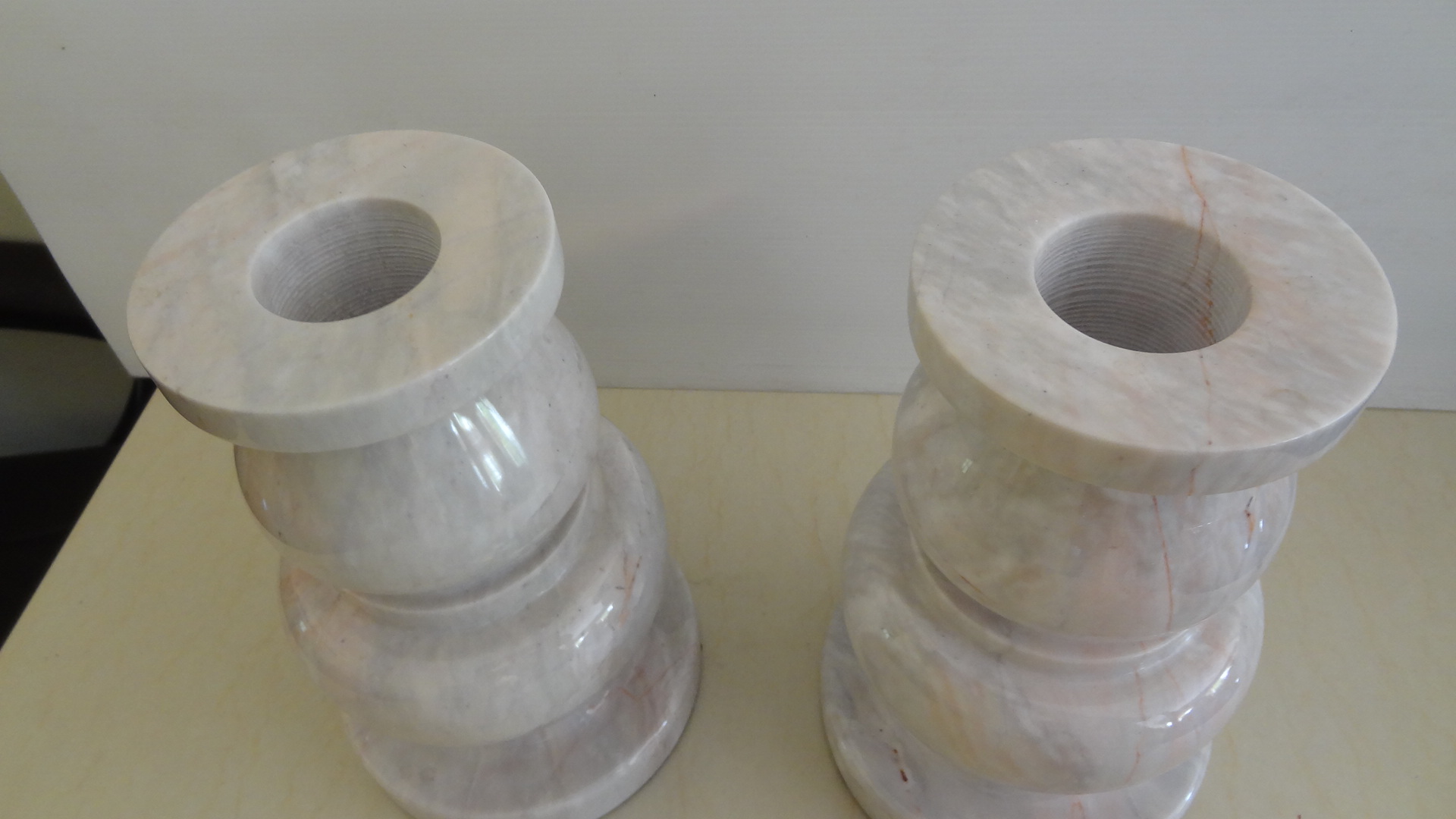 เชิงเทียน หินอ่อน ขนาดสูง 30 เซนติเมตร กว้าง 12 เซนติเมตร 1 คู่