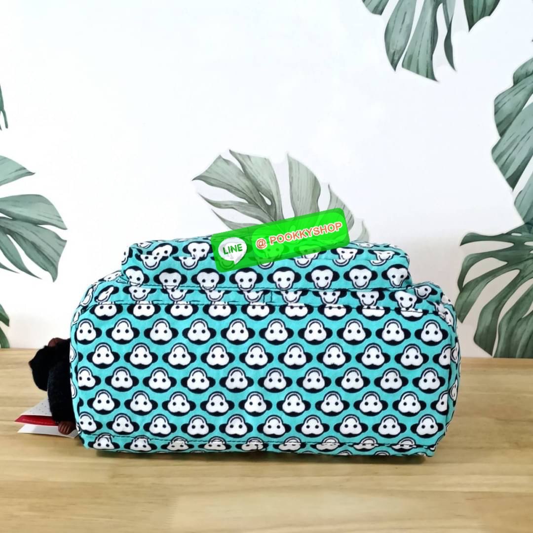 KIPLING RETH CROSSBODY BAG ซับในตาราง วัสดุ Nylon+polyester กระเป๋าสะพายข้างหรือ สะพาย Crossbody ได้ ช่องหน้าเปิด-ปิด ด้วยซิป พร้อมช่องแยกบ่อยด้านข้าง ช่องหลัก 2 ช่อง ด้านในโล่งกว้าง สามารถจุสัมภาระได้เยอะ พร้อมช่องซิปหลัง สายสะพายปรับระดับสั้น-ยาว ได้ fr