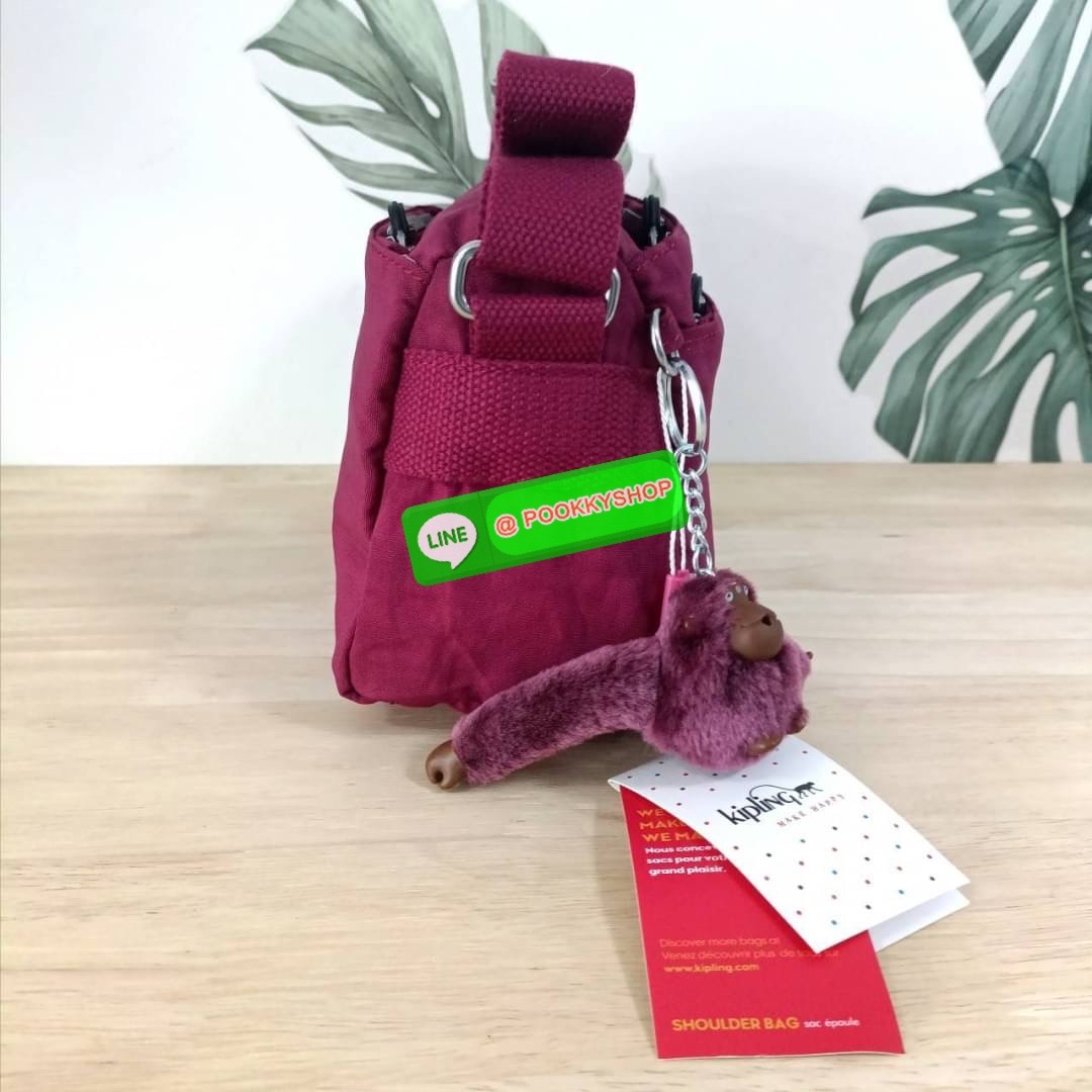 KIPLING Mini Crossbodybag กระเป๋าสะพายข้างขนาดกะทัดรัด ผลิตจากวัสดุ Nylon + ซับใน Polyester100% มีช่องใช้งานแยกย่อยมากถึง 4 ช่อง -ด้านหน้ามีช่องซิป 2 ช่อง -ช่องหลักโล่ง กว้าง จุของใช้ได้เยอะ -ด้านหลังมีช่องซิปอีก 1 ช่อง มาพร้อมพวงกุญเเจลิง สายสะพายยาวสมาร
