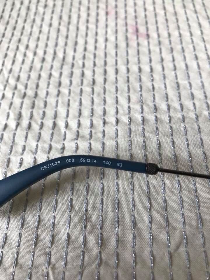 Calvin Klein Jeans CKJ162S สวยมากๆรุ่นนี้พลาดไม่ได้ อุปกรณ์ครบ พร้อมกล่องผ้าเช็ดแว่น กันแดดกันยูวี 100%