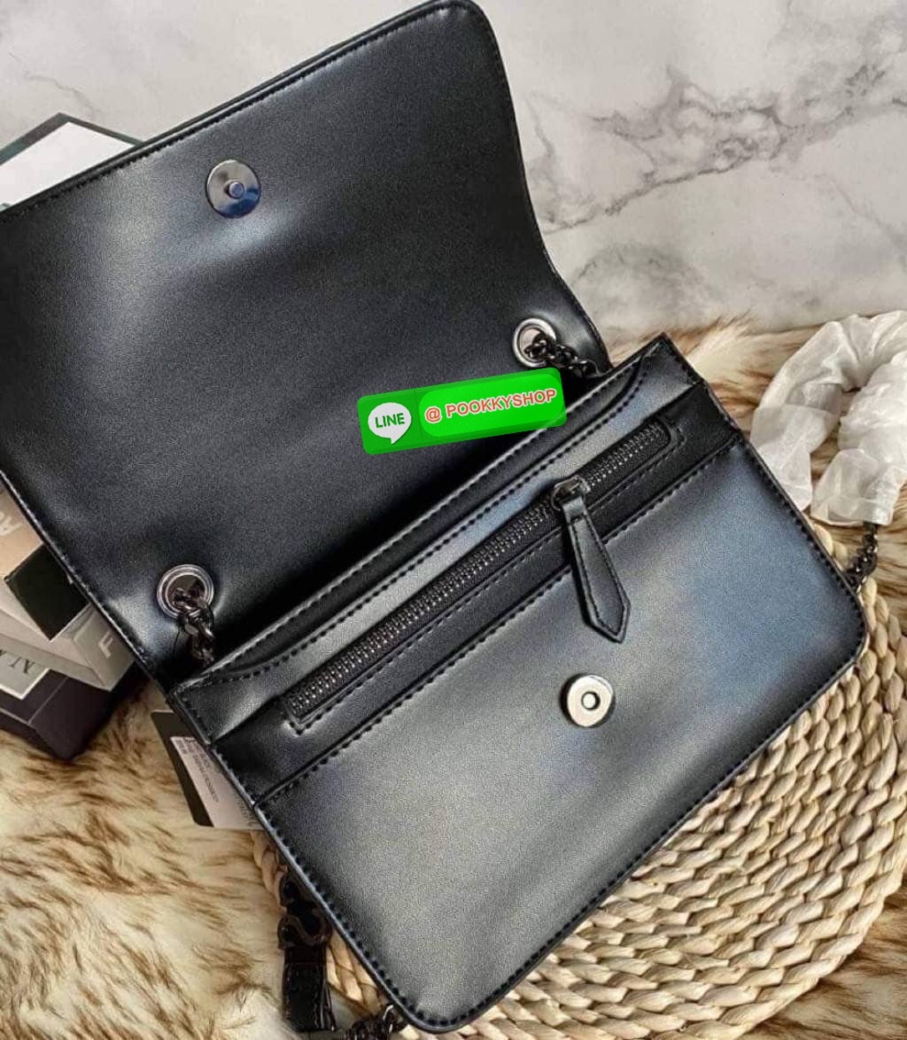 Guess แท้ Outlet รุ่นนี้ ทั้งสวย ทั้งน่ารัก มีความหรู ดูดีมากกกก ต้องเก็บนะคะ