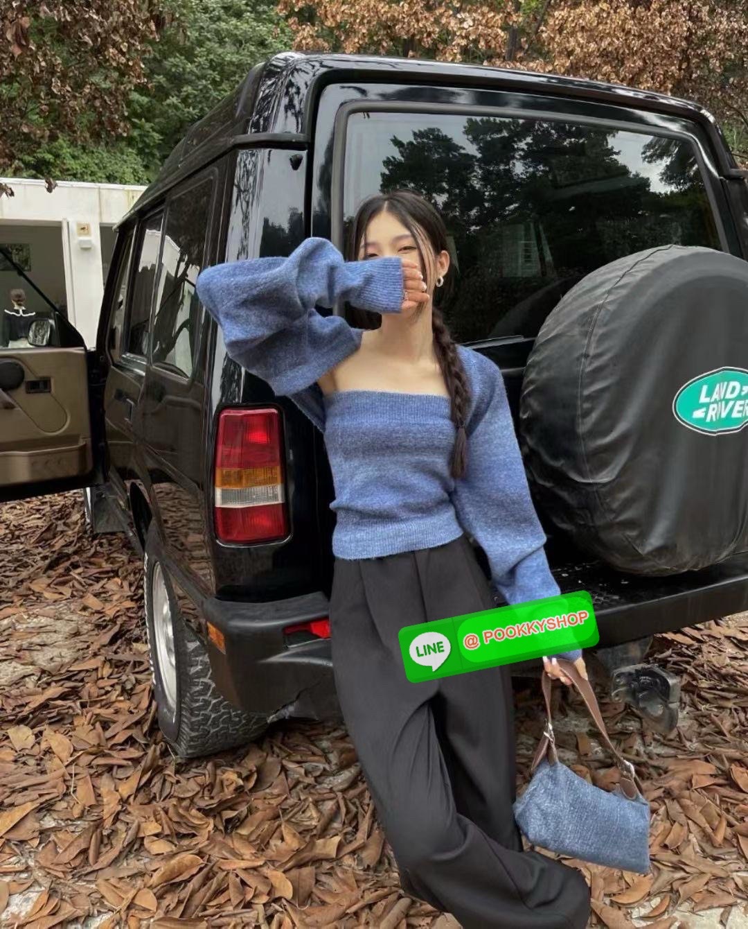 **สินค้าเข้าใหม่** ทางนี้ค่าาสาวๆ สวยเกินจะห้ามใจไหว! NEW IN! PRADA HOBO HANDBAG//SHOULDER DENIM BAG 🔖พร้อมส่งา แม่ค้าเองก็จับไม่วางแล้ว1ค่าา สวยจริงๆ กับPrada denim วัสดุยีนส์หนานิ่มตัดขอบหนังอย่างดี ทรงสวยมากๆค่ะ หูหิ้วสายหนังในตัว คล้องไหล่ได้