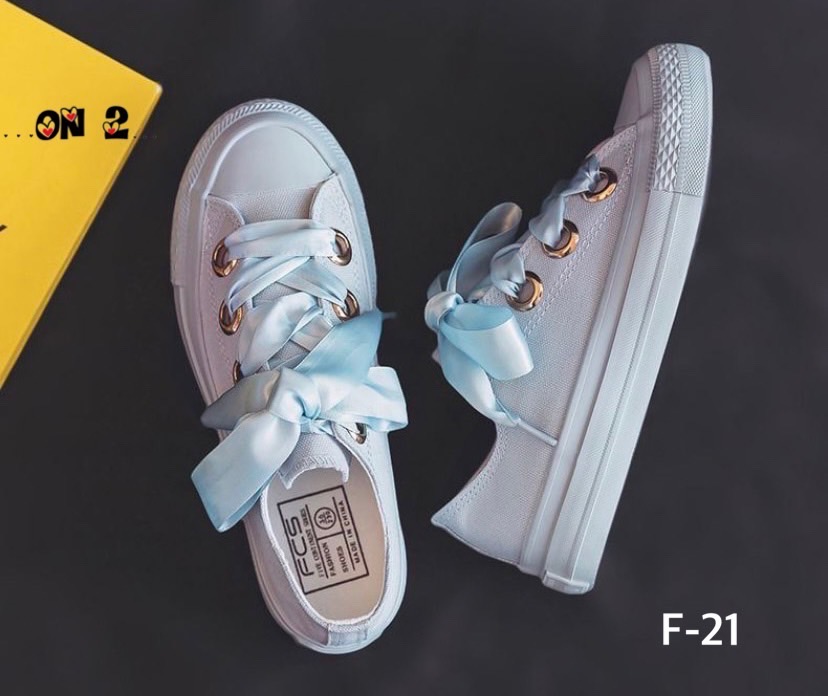 รองเท้าผ้าใบสีพาสเทลหวานงานสไตล์แบรนด์ สายริบบินผูกโบ งานน่ารักเกาหลีมากกก มี 3 สี