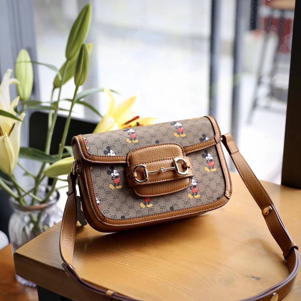 มาแล้วน้า ทรงนี้ยอดนิยมที่สุดเลย Horsebit มาพร้อมมิกกี้สุดน่ารักกันไปเลย งานสวยสุดๆๆเหมือนหนังแท้มากๆ รับรองได้ไปไม่ผิดหวังเลยจร้า