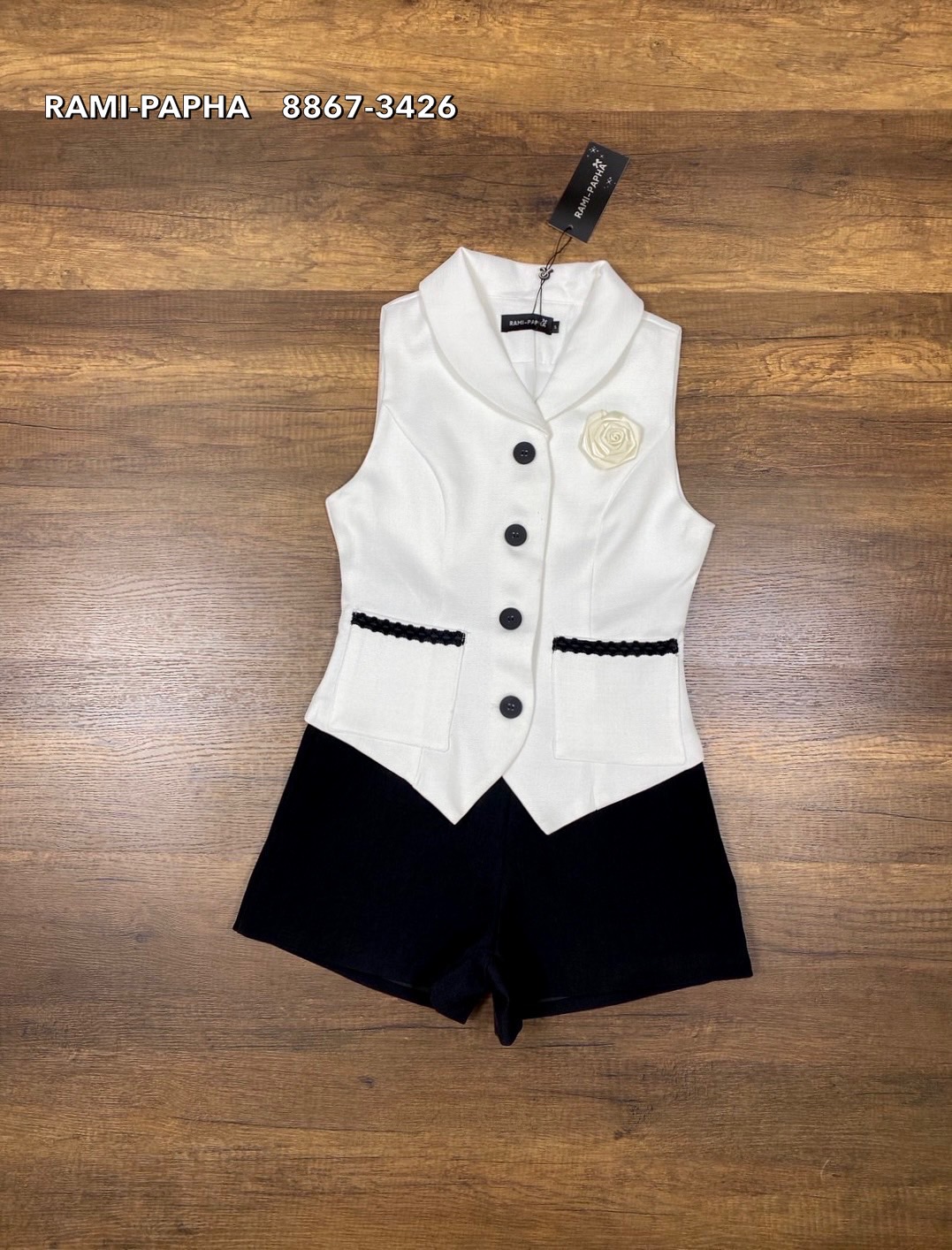 ชุดเซทแฟชั่น ชุดเซต3ชิ้น คุ้มมาก!! เสื้อคอปกสีขาวเนื้อผ้านุ่มอย่างดีมีเทคเจอร์