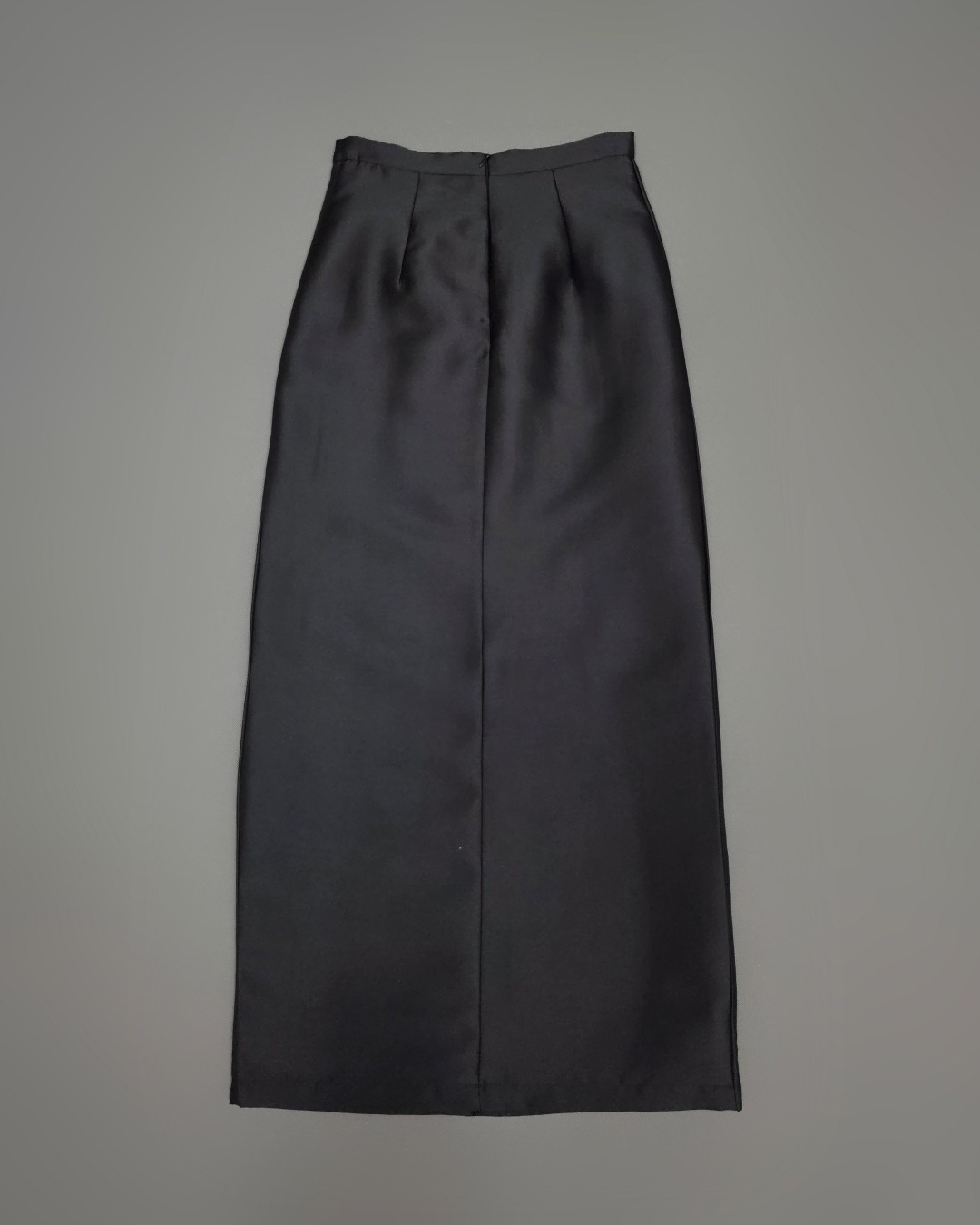 ชุดเซทแฟชั่น เซ็ทเสื้อเข้ารูปผ่าหน้าแขนยาวทรงกระบอก จับคู่กระโปรงป้ายยาวทรงสอบ