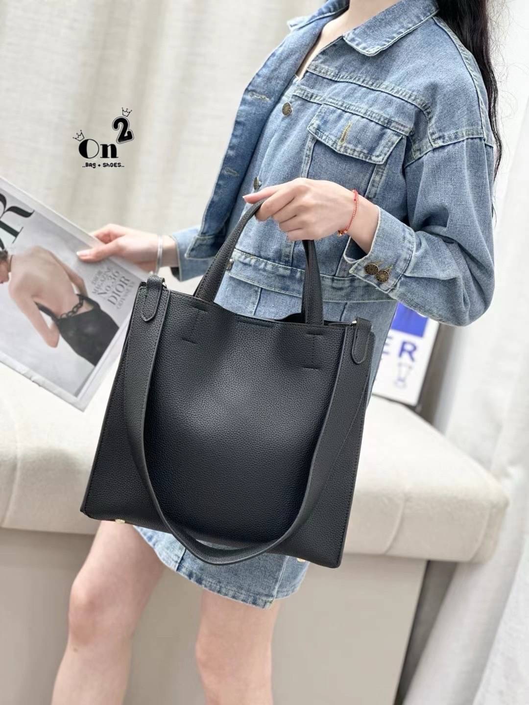 Classic Working PU Bag ▪️กระเป๋าถือ &สะพายข้าง วัสดุเป็นหนัง PU Premium มีสายยาวให้ 2 เส้น ทรงสวยมากก