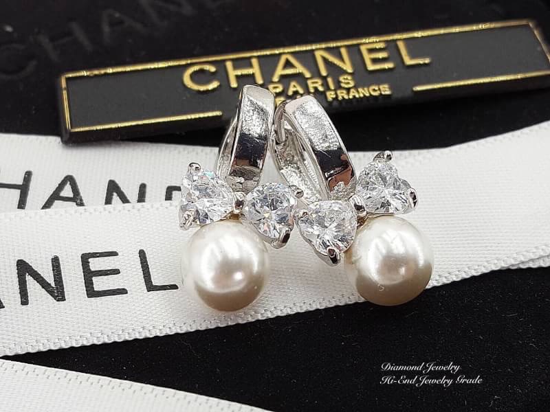 New Arrival !!!!!!!! ต่างหูห่วงเพชร CZ แท้ สวยเริ่ดดมว้ากกกค่ะ ดีไซน์โบว์ประดับมุก รุ่นนี้ใส่แล้วเกิด ดีไซส์สวยฝุด เพชรวิ้งที่สุดในสามโลกคะ เพชรเด้งไฟมากๆ ใส่เป็น everyday look ได้เลยจ้า
