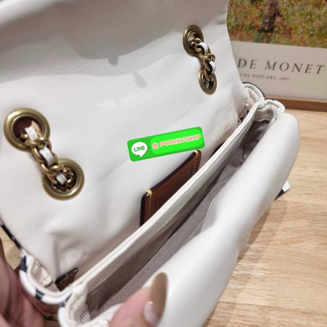 COACH CR702 TABBY SHOULDER BAG 20 WITH QUILTING AND FLORAL PRINT 🔆 Details ไอเท็มใหม่ สวยเกินเรื่องไปมาก! ดีไซน์ลวดลายดอกไม้สดใสตัดกับโทนสีคลาสสิคได้อย่างลงตัว