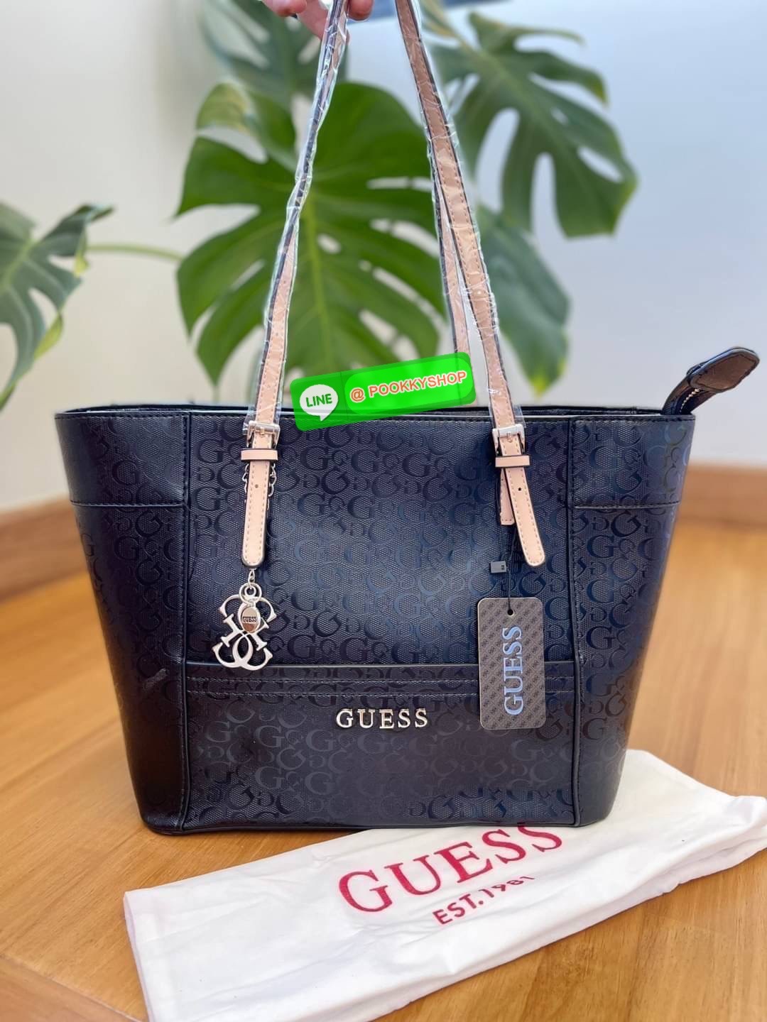 Guess แท้ Outlet กระเป๋าทรงช้อปปิ้ง หนังดี งานสะพายไหล่ เปิดปิดด้วยซิป ด้านในซับในแบรนด์อย่างดี