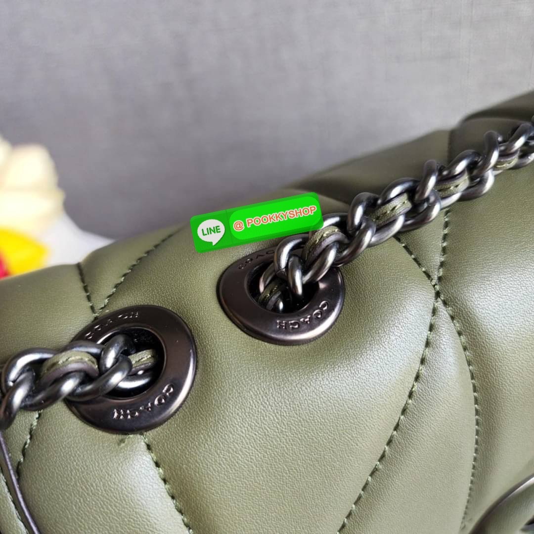 COACH Pillow Madison Shoulder Bag With Quilting (COACH C8560) สวยหรูมงลงมากแม๊ กระเป๋าสะพายข้าง คอสบอดี้ หรือสะพายไหล่คู่ สายโซ่สวยหรู วัสดุหนังแท้นิ่มมือ สัมผัสแล้วรับรองหลงเลยคะ ตัวล็อคแบบ Turnlock มีซับในผ้า ภายในช่องโล่ง มีช่องซิปแยก ด้านหลังกระเป๋ามี