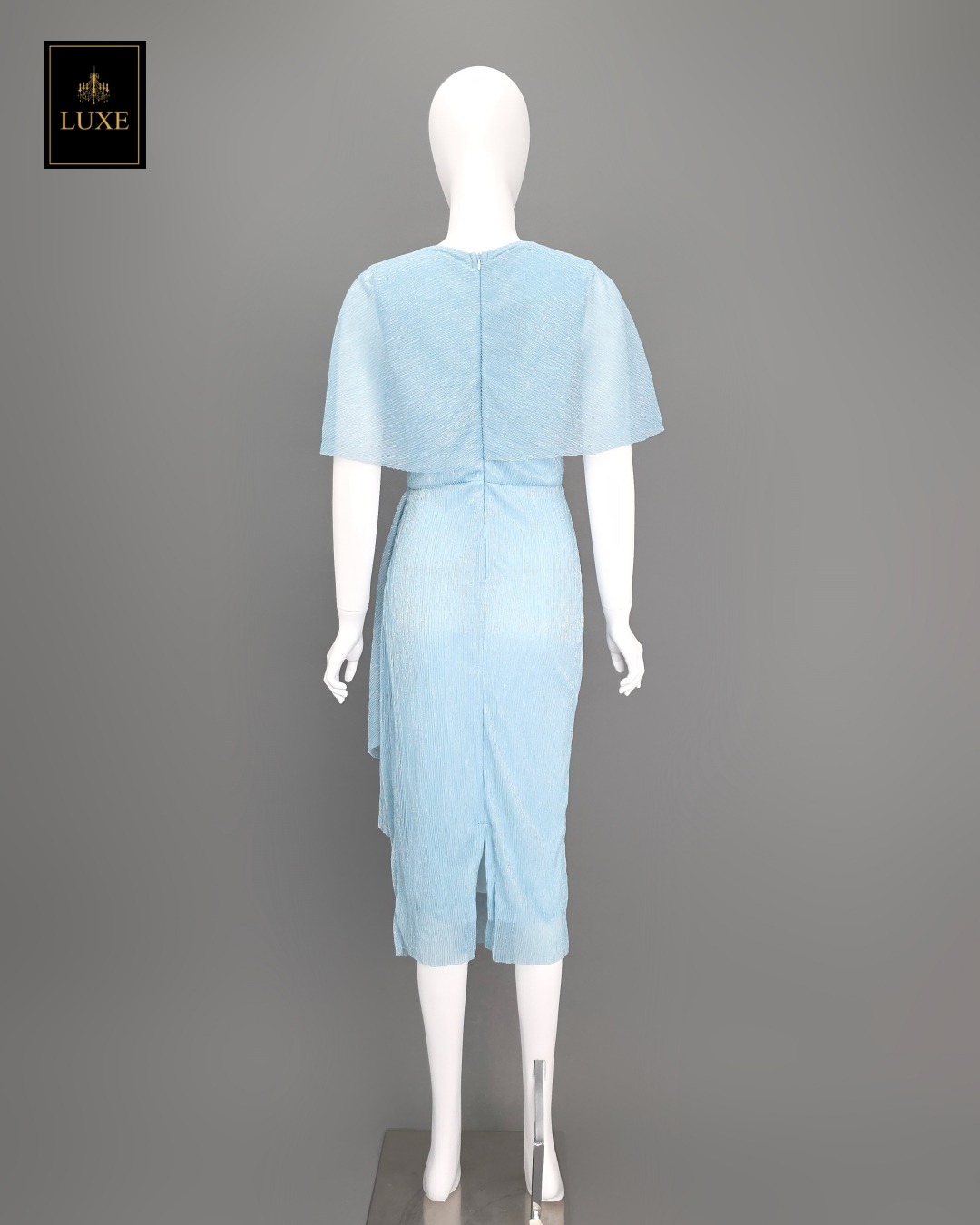 เดรสแฟชั่น เดรสเสื้อคอกลมแขนกุด ดีเทลเป็นเสื้อคลุมไหล่ในตัว