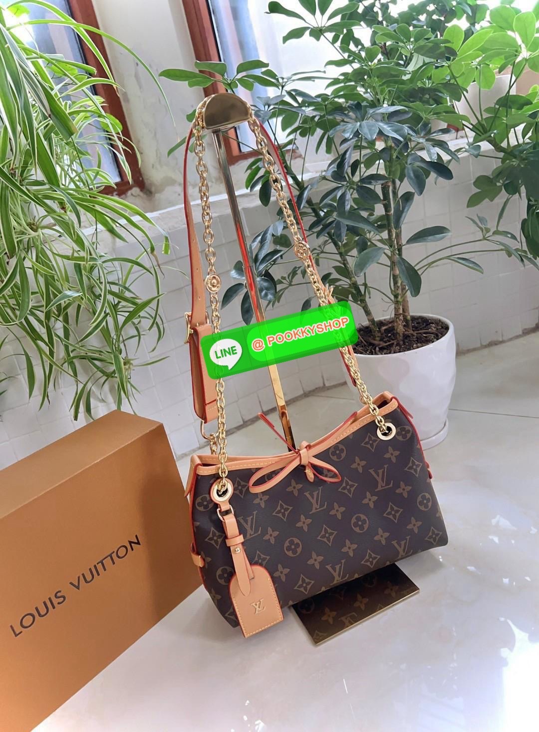 หมดรอบนี้ไม่เข้าแล้วน๊าาราคาดีงาม! LOUIS VUITTON CARRYALL BB BAG((VIP gift ตปท.)) 🔖พร้อมส่ง! ใบกลางกำลังดี พกพาได้ทุกๆวัน ไม่ใหญ่เกินตัวไปค่ะ หนังแท้ หนังนิ่มสวย น้ำหนักเบา! 🔖สายสะพายรุ่นใหม่นี้แบบอะไหล่ทองลายโซ่สวยมากๆ ต่อสายแบบหนังค่ะ