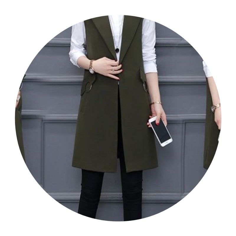 เสื้อสูทนำเข้า : เสื้อกั๊กสูทแฟชั่น เสื้อกั๊กแฟชั่น สีเขียว เสื้อสูทแขนกุด เนื้อผ้า Polyester งานสวย คุณภาพดี มีซับใน ใส่สบาย ทรงเนี๊ยบ งานสวยเหมือนแบบ 100 % ค่ะ คอปก ติดกระดุมเม็ดเก๋ รูปทรงสุดหรู ตัวยาวคลุมสะโพก ใส่ทำงานได้ หรือ ใส่เที่ยวก็เก๋ๆ มีกระเป๋า