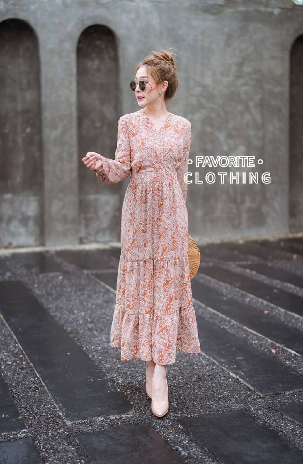 รอบ5มาแล้วค่าาา!!!! ❣️แม็กชี่เดรสคอวี❣️ แม็กชี่เดรสลายดอกคอวีแขนยาว ผ้าพิมพ์ลายดอกคมชัด งานสม็อคเอวด้านหลัง งานจริงสวยมากๆค่ะ แพทเทิร์นสวย ผ้าใส่สบายสุดๆ สาวๆตัวเล็กตัวใหญ่ใส่ได้หมดจ้า รีบจัดด่วนๆเลยน๊าาา