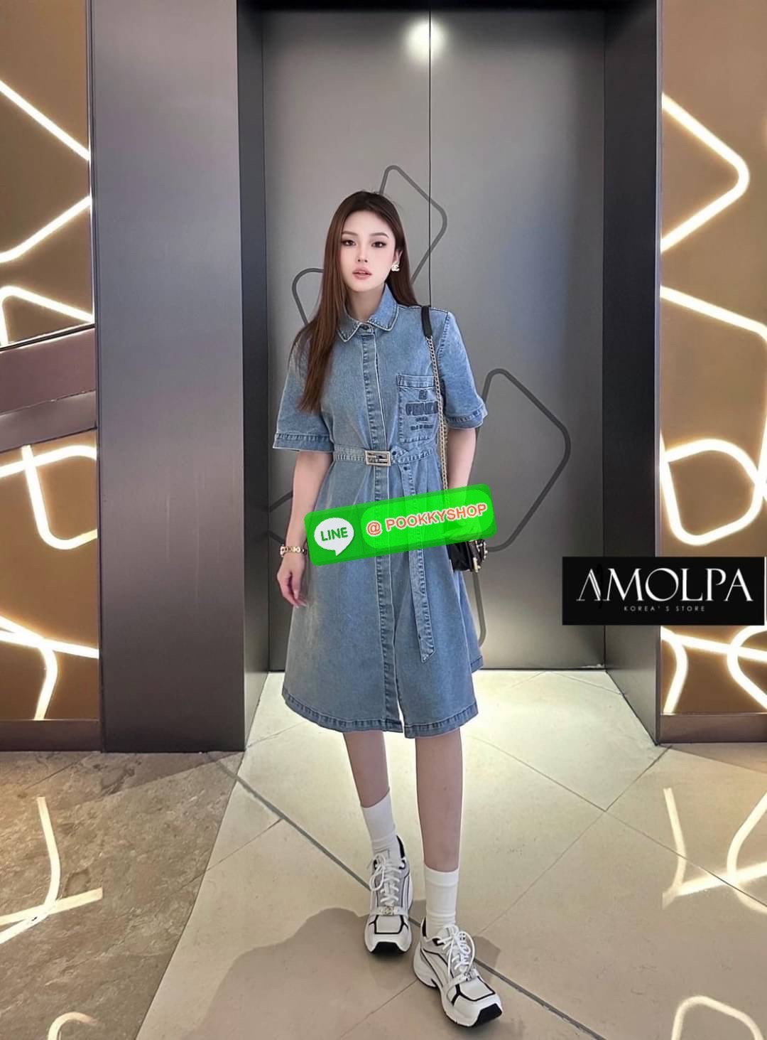 LONG MAXI DRESS FENDI DENIM ยีนส์แท้100เปอ งานไม่หนามาก ใส่สบาย มาพร้อมเข็มขัดผ้า ตัวนี้ ใส่ออกงาน ใส่ทำงาน ใส่เดินห้างชิวๆ บอกเลยว่า งานสวยม๊ากกก สวยหรู ดูแพงสุดๆ งานมีน้ำหนัก ผ้าอย่างดี น่ารักม๊ากก รุ่นนี้พิเศษมากกก รับรองว่าไม่ผิดหวังค่ะ ห้ามพลาดเลยน๊า