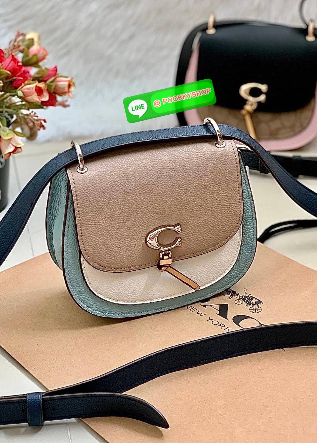 COACH REMI SADDLE BAG IN COLORBLOCK ((1330)) พร้อมส่งที่ไทยอีกครั้ง! กระเป๋าสะพายข้าง//ครอสบอดี้ร์//หรือทบเป็นสายคู่สะพายไหล่ได้ค่ะ แล้วแต่ชอบเลยค่ะ! วัสดุหนังแท้ ลายหนังสวยมากๆค่ะรุ่นนี้ หลงรักแน่นอน💋 🎀ด้านหน้ามีอะไหล่โลโก้ตัวC มีพู่ห้อยน