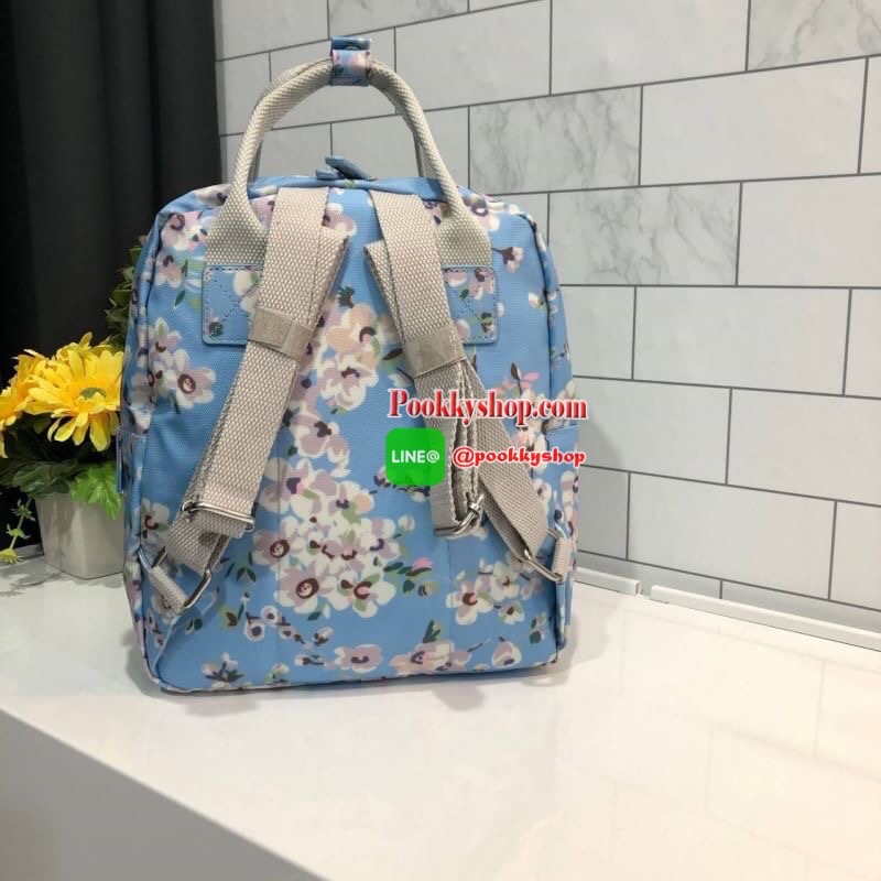 พร้อมส่งความน่ารัก! Cath Kidston Mini Backpack Bag กระเป๋าสะพายเป้รุ่นมินิ แบรนด์ดังจากอังกฤษสไตล์วินเทจสุดฮิต วัสดุ Canvas เคลือบ สามารถเช็ดทำความสะอาดได้ เปิดปิดด้วยซิปสะดวกใช้ ด้านหน้าประดับโลโก้ Cath Kidston พร้อมช่องซิปด้านนอก ใส่กระเป๋าสตางค์ มือถือ