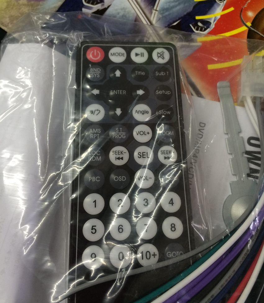 เครื่องเล่นดีวีดี ติดรถยนต์ 