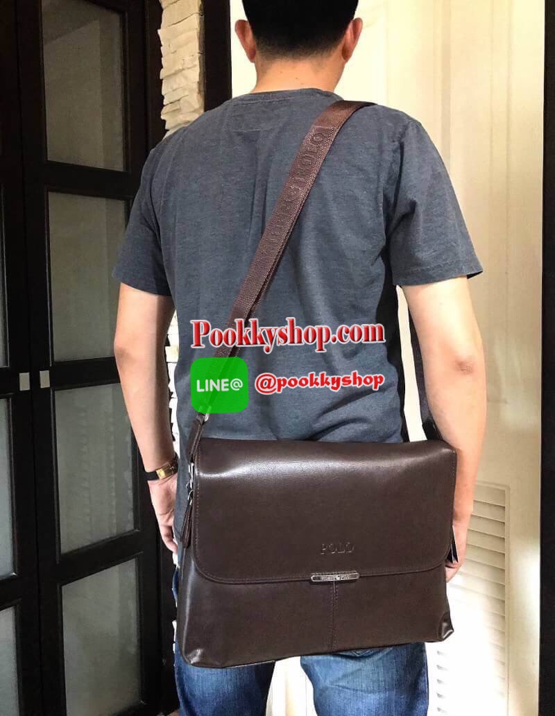 ReStock! ใครที่พลาดรอบที่แล้ว รอบนี้ห้ามพลาดนะคะ! POLO MEN CROSSBODY BAG กระเป๋าสะพาย Limited Edition หนังนิ่มเรียบด้านในเป็นหนังกลับเปิดปิดด้วยฝาปิดแม่เหล็กซ่อนด้านในพร้อมซิปสะดวกใช้ ด้านหน้าปั้มโลโก้ ด้านหลังมีช่องซิป ขนาดกำลังดี น้ำหนักเบา ใส่เอกสาร A4