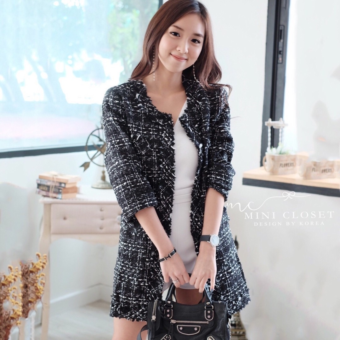 Lady Long Blazer งานเสื้อคลุมผ้าทวีตตัวยาว ซับในทั้งตัว กระเป๋าหน้า ใส่คลุมดูดี ปิดสะโพก งานขายดีใส่สวย รุ่นนี้แม่ค้า Recommend ค่ะ