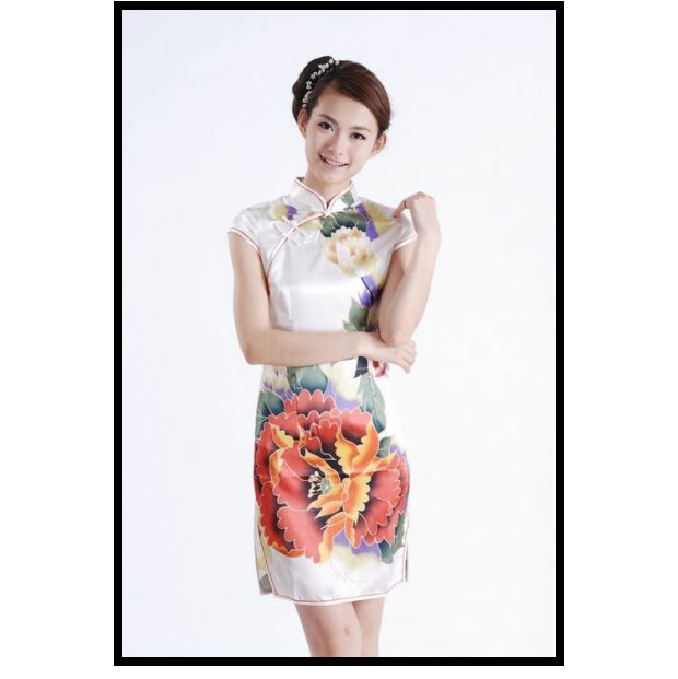 ชุดกี่เพ้าประยุกต์ กี่เพ้าจีน สีขาวมุก แต่งลายดอกเบญจมาศ สวยหรูมากคะ SIZE M