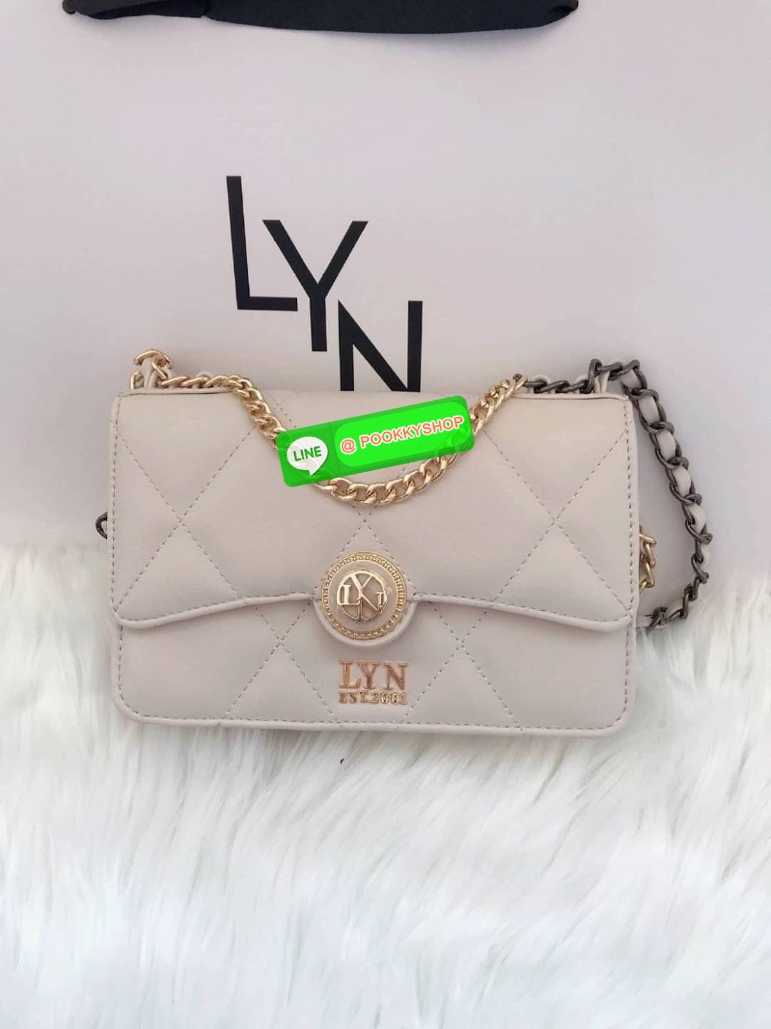 กระเป๋า Lyn งานเซตสะพายข้าง แถมกระเป๋าสตางค์ คอลเล็คชั่นใหม่ ซื้อ 1 ได้ถึง 2
