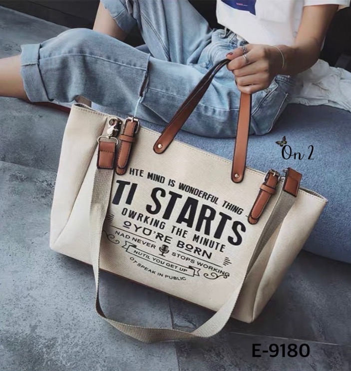 กระเป๋าสะพาย Shopping มาใหม่ หน้าพิมพ์ตัวอักษรภาษาอังกฤษ สายถือแต่งหนัง มาพร้อมสายสะพายยาว
