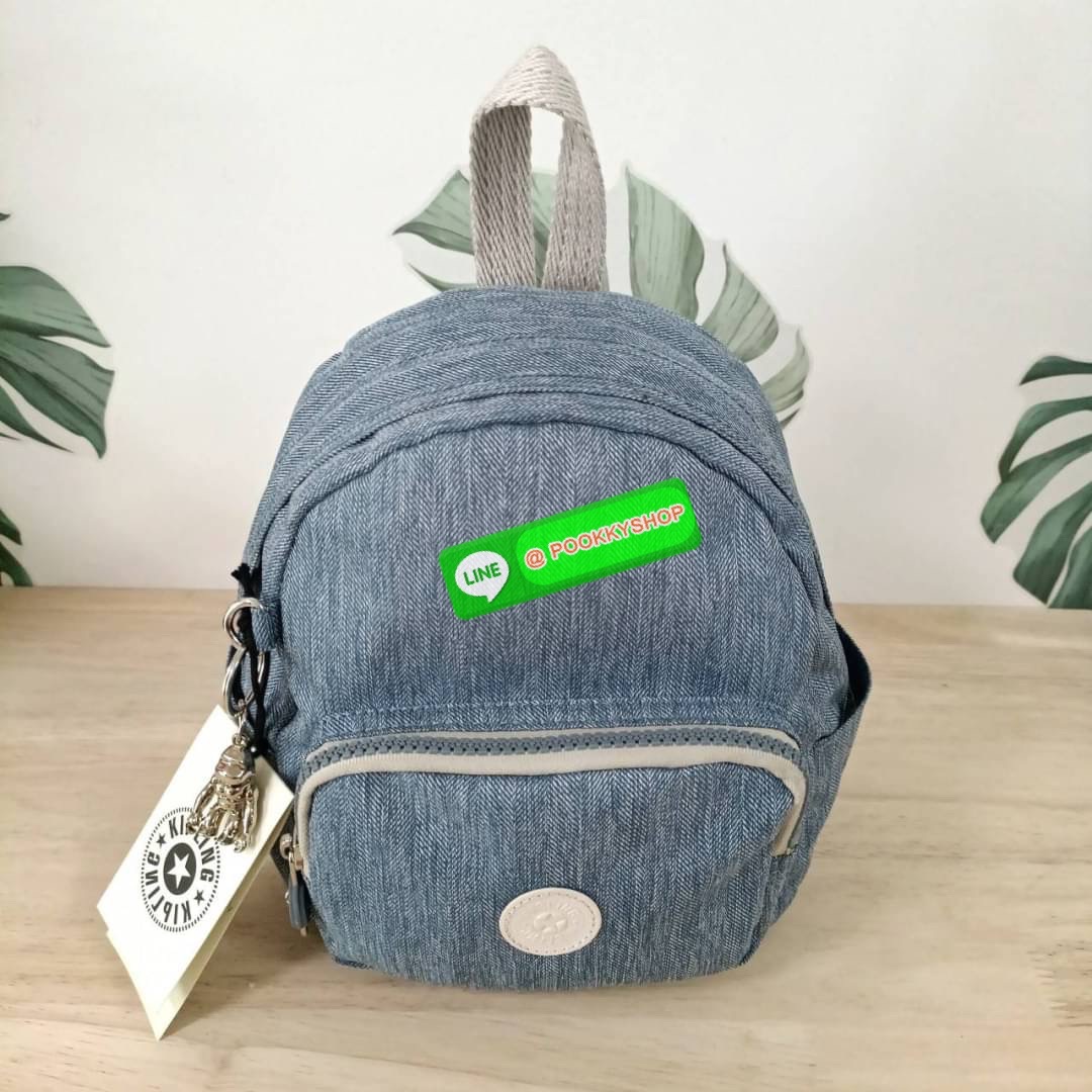 KIPLING Basic Mini Backpack กระเป๋าเป้ใบเล็กกระทัดรัด ขนาดมินิ วัสดุ Nylon + ซับใน Polyester มีหูหิ้ว สามารถสะพายข้าง หรือ สะพายหลังได้ -ช่องซิปหน้า -ด้านข้างมีช่องของเล็กน้อย หรือ ใส่ขวดน้ำใบเล็กทั้ง 2 ด้าน -ซิปหลัก โล่งกว้าง มีสายคล้องพวงกุญแจ พร้อมช่อง