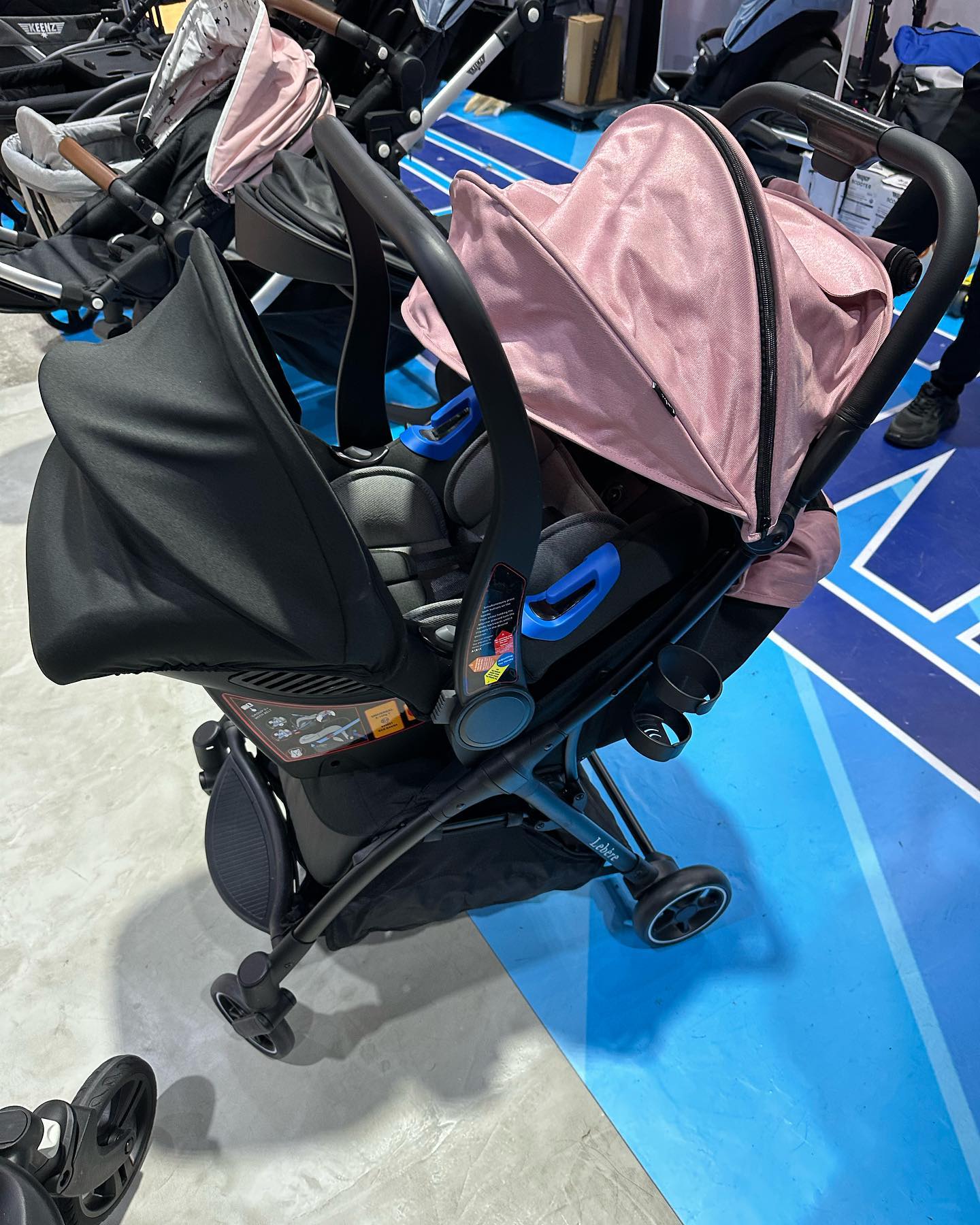 Adapter (Keenz Lebere) สำหรับติดตั้งคาร์ซีทแบบกระเช้าจำนวน 1 คู่