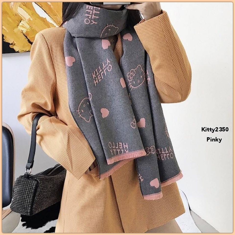 พร้อมส่ง ผ้าคลุมไหล่ Kitty2350 งานนำเข้าลายลิขสิทธิ์ รุ่นนี้เป็นดีมากก อุ่นกำลังดี เด่นมาก ไฮโซตามแบรนด์เค้าเลย เป็น accessories ได้ทั้งหน้าร้อน และหน้าหนาว #งานจริงขอบดำนะคะ