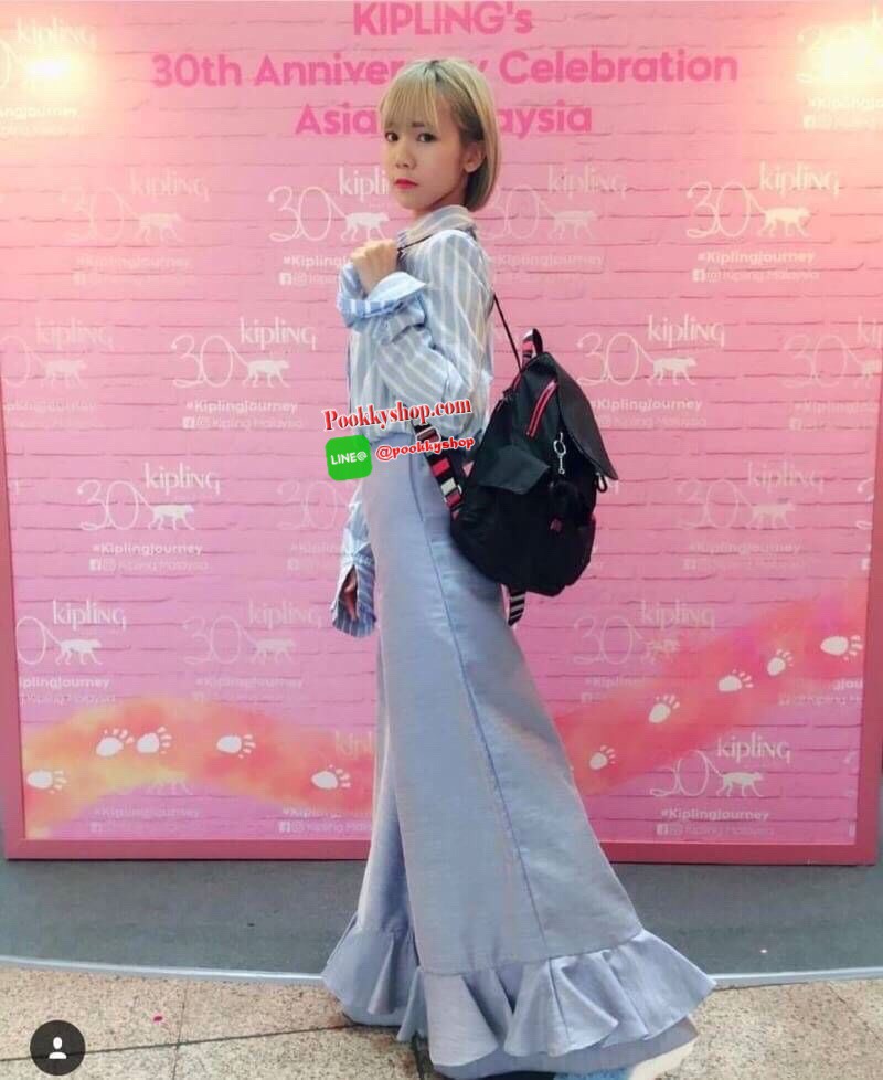 พร้อมส่ง! KIPLING ART NYLON LARGE BACKPACK กระเป๋าเป้สไตล์ลำลองรุ่นขายดีวัสดุ Nylon+Polyester 100% น้ำหนักเบามีหูหิ้วเเละสายสะพายหลังปรับระดับได้ มีช่องซิปใส่ของด้านหน้า1ช่อง ช่องใส่ของด้านข้าง2ฝั่ง เปิดปิดด้วยซิปรอบสะดวกใช้ หัวซิปโลโก้เเบรนด์ ภายในมีช่อง