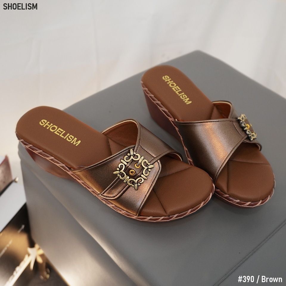 พร้อมส่งจ้า คอลใหม่สวยอีกแล้ว!! รองเท้าส้นเตารีด แต่งอะไหล่เพิ่มความเรียบหรู คัทติ๊งเนี๊ยบ พื้นบุฟองน้ำสุดนุ่ม ใส่เดินสบาย การันตีเลยค่า