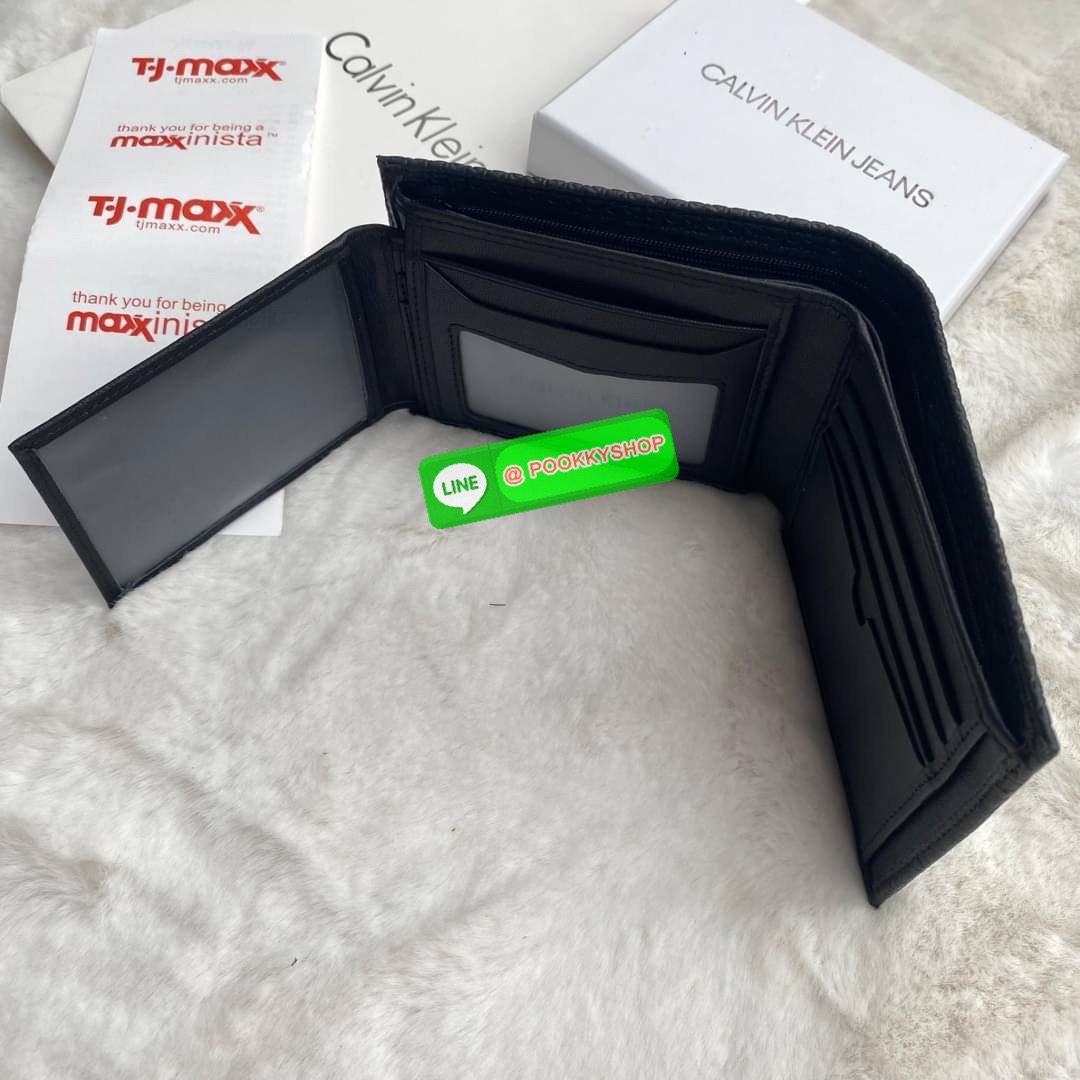 Calvin Klein leather wallet with credit card fold set กระเป๋าสตางค์ใบสั้น และ ที่ใส่บัตรย่อย สุดคุ้มมอบให้เป็นของขวัญหรือใช้เองก็แนะนำค่ะ set นี้มาเท่าไรก็หมดคะ รีบจับจองนะคะ มาพร้อมถุงกระดาษแบรนด์ด้วยนะคะ